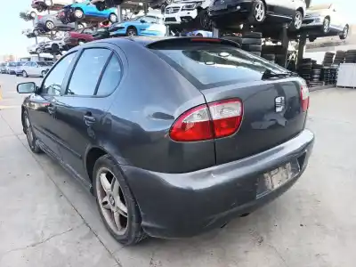 Sloopvoertuig seat leon (1m1) 1.6 16 v van het jaar 2001 aangedreven azd