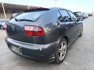 Sloopvoertuig seat leon (1m1) 1.6 16 v van het jaar 2001 aangedreven azd