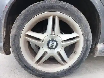 Sloopvoertuig seat leon (1m1) 1.6 16 v van het jaar 2001 aangedreven azd