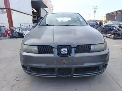 Sloopvoertuig seat leon (1m1) 1.6 16 v van het jaar 2001 aangedreven azd