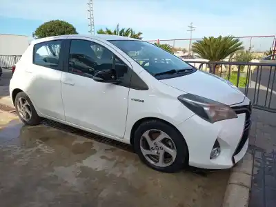 Veículo de Sucata TOYOTA YARIS (_P13_) 1.5 HYBRID (NHP130_) do ano 2015 alimentado 1NZ