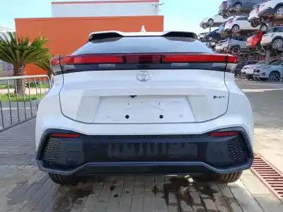 Veículo de Sucata toyota ch-r (_x2_ _h2_) hybrid (zyx20) do ano 2024 alimentado 2zr