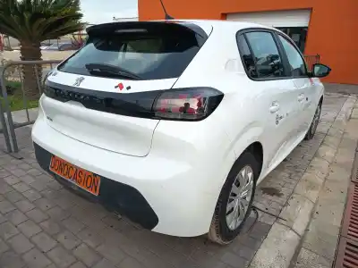 Véhicule à la ferraille PEUGEOT 208 II (UB_, UP_, UW_, UJ_)  de l'année 2022 alimenté YHT (DV5RCF),YHY (DV5RD)