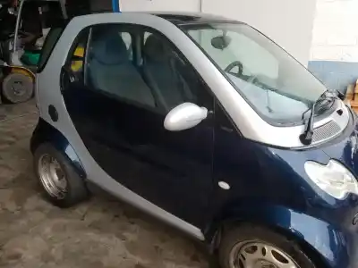 Sloopvoertuig smart coupe básico (45kw) van het jaar 2003 aangedreven m160920