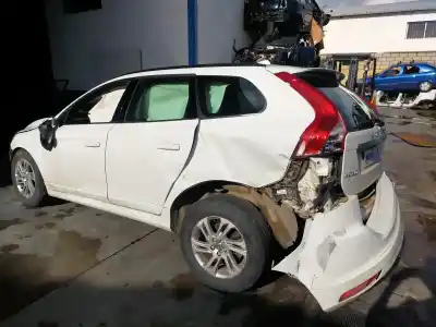 Veículo de Sucata volvo xc60 kinetic 2wd do ano 2017 alimentado 4204t14