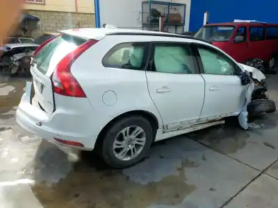 Veículo de Sucata volvo xc60 kinetic 2wd do ano 2017 alimentado 4204t14