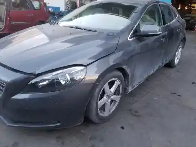 Veículo de Sucata volvo v40 1.6 diesel cat do ano 2013 alimentado d4162t