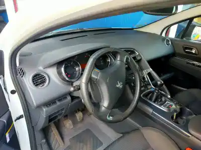 Veículo de Sucata peugeot 3008 confort do ano 2015 alimentado bhz