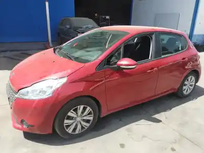 Véhicule à la ferraille peugeot 208 style de l'année 2013 alimenté hmz