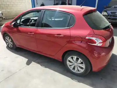 Véhicule à la ferraille peugeot 208 style de l'année 2013 alimenté hmz