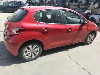 Véhicule à la ferraille peugeot 208 style de l'année 2013 alimenté hmz