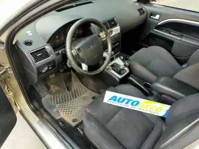 Véhicule à la ferraille ford mondeo berlina (ge) ambiente de l'année 2005 alimenté fmba