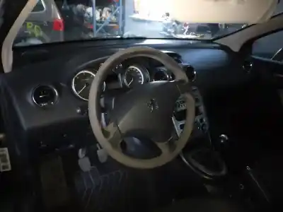 Veículo de Sucata peugeot 308 confort do ano 2009 alimentado 9hxdv6ated4