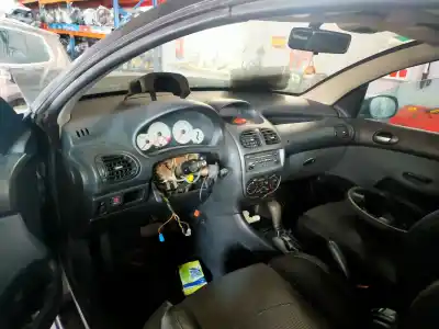 Veicolo di demolizione peugeot 206 cc cc dell'anno 2004 alimentato nfutu5jp4