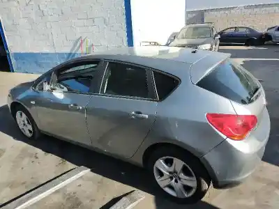 Veículo de Sucata opel astra j lim. essentia do ano 2011 alimentado a14xer