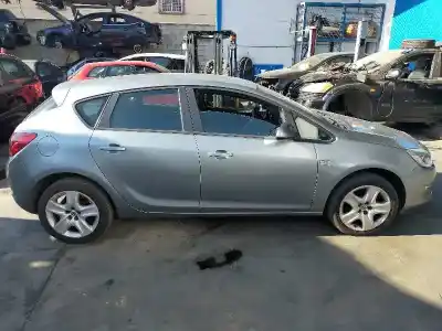 Veículo de Sucata opel astra j lim. essentia do ano 2011 alimentado a14xer
