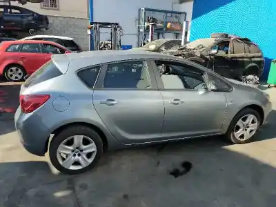 Veículo de Sucata opel astra j lim. essentia do ano 2011 alimentado a14xer
