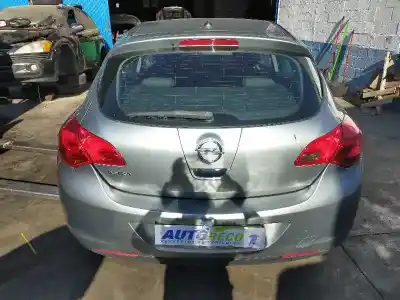 Veículo de Sucata opel astra j lim. essentia do ano 2011 alimentado a14xer