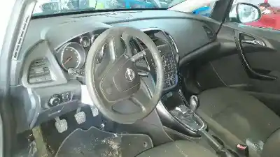 Veículo de Sucata opel astra j lim. essentia do ano 2011 alimentado a14xer