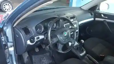 Veículo de Sucata skoda octavia berlina (1z3) 1.6 tdi dpf do ano 2010 alimentado cayc