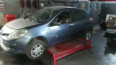 Veículo de Sucata renault clio iii 20 aniversario do ano 2006 alimentado k9k766