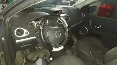 Veículo de Sucata renault clio iii 20 aniversario do ano 2006 alimentado k9k766