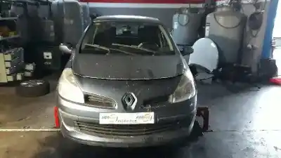 Veículo de Sucata renault clio iii 20 aniversario do ano 2006 alimentado k9k766