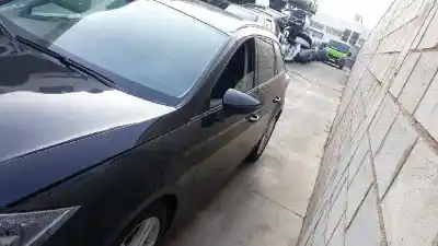 Veicolo di demolizione seat leon st (5f8) fr dell'anno 2019 alimentato dada