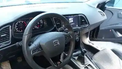 Veicolo di demolizione seat leon st (5f8) fr dell'anno 2019 alimentato dada