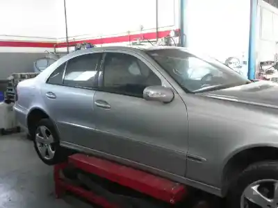Veículo de Sucata mercedes-benz clase e (w211) berlina e 320 cdi (211.026) do ano 2003 alimentado 648961
