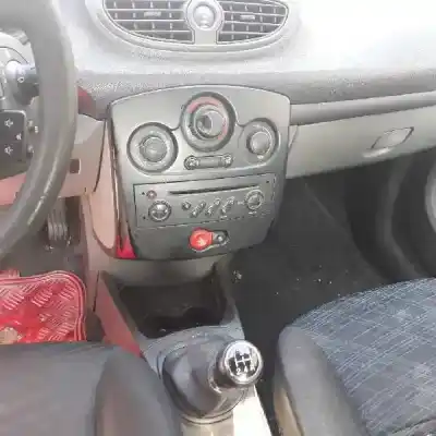 Sloopvoertuig renault clio iii pack authentique van het jaar 2005 aangedreven k9k768