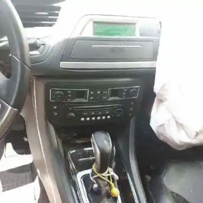 Véhicule à la ferraille citroen c5 berlina millenium de l'année 2010 alimenté rhh