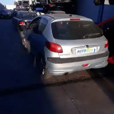 Veículo de Sucata peugeot 206 berlina gti do ano 2002 alimentado rfnew10j4