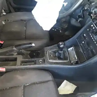 Veículo de Sucata audi a4 berlina (8e) 2.0 20v cat (alt) do ano 2002 alimentado alt