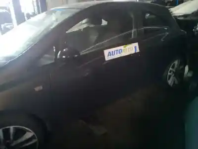 Veicolo di demolizione opel corsa d color edition dell'anno 2013 alimentato a14nel