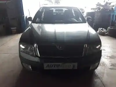 Sloopvoertuig SKODA OCTAVIA BERLINA (1Z3) Trend van het jaar 2004 aangedreven BKC