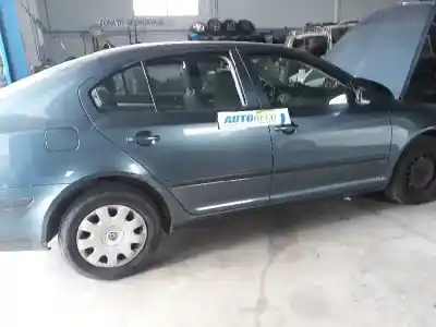 Veículo de Sucata skoda octavia berlina (1z3) trend do ano 2004 alimentado bkc