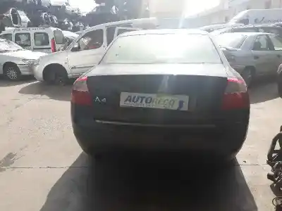 Sloopvoertuig audi a4 berlina (8e) 2.0 20v cat (alt) van het jaar 2001 aangedreven alt