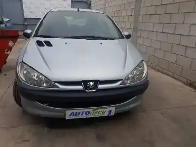 Здавання транспортного засобу PEUGEOT                                            206                                                                                                                                                                                                                                                        G-KFW                                                                                                                                                                                                                                                      року 2004 потужний KFW