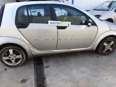 Véhicule à la ferraille smart                                              forfour                                                                                                                                                                                                                                                    m135950                                                                                                                                                                                                                                                    de l'année 2006 alimenté m135950