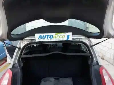 Здавання транспортного засобу renault megane ii berlina 5p confort dynamique року 2005 потужний k9k728