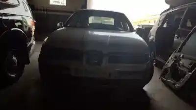 Veículo de Sucata SEAT LEON (1M1) Stella do ano 2000 alimentado AUS