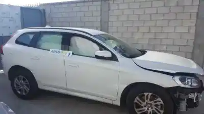 Veículo de Sucata volvo xc60 kinetic 2wd do ano 2015 alimentado d4204t4