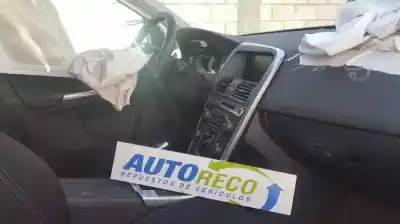 Veículo de Sucata volvo xc60 kinetic 2wd do ano 2015 alimentado d4204t4