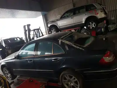 Veículo de Sucata mercedes-benz clase e (w211) berlina e 320 cdi (211.026) do ano 2004 alimentado 648961
