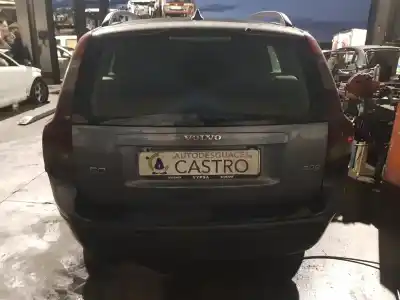 Veículo de Sucata volvo v50 familiar 2.0 d momentum do ano 2006 alimentado d4204t