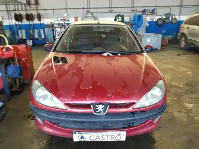 Veículo de Sucata PEUGEOT 206 BERLINA 2.0 HDi CAT do ano 2001 alimentado RHY