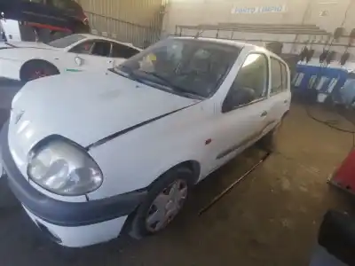 Scrapping Vehicle renault clio ii fase i (b/cbo) 1.2 16v alize 75 cv / 55 kw of the year 2001 powered d4f712
