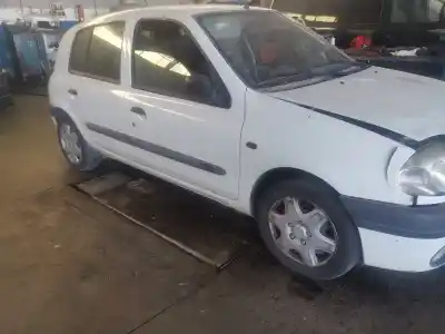Scrapping Vehicle renault clio ii fase i (b/cbo) 1.2 16v alize 75 cv / 55 kw of the year 2001 powered d4f712