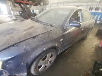 Veículo de Sucata audi a6 berlina (4b2) 2.5 tdi quattro do ano 2003 alimentado bau
